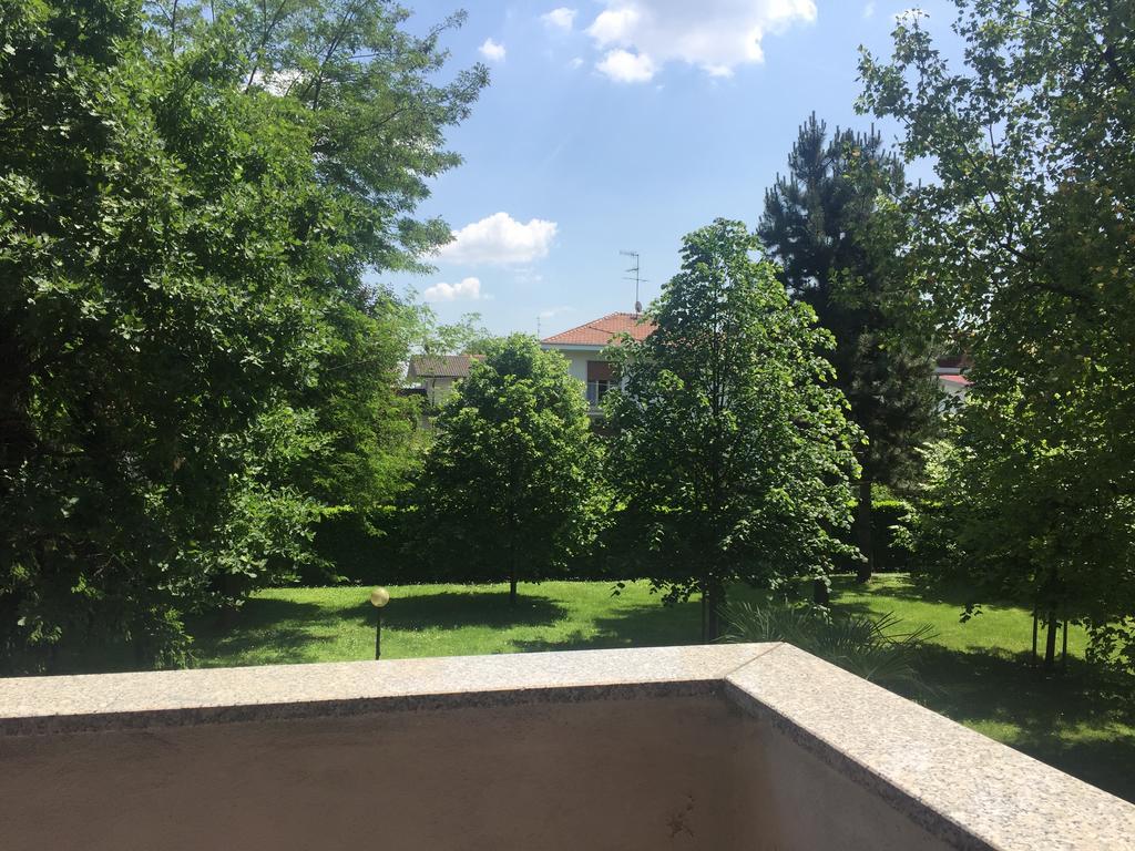 Bnbook Bilo Malpensa Галарате Екстериор снимка
